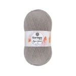 Kartopu Angora Natural El Örgü İpliği – %20 yün, %80 premium akrilik karışımı ile şık ve dayanıklı örgü projeleri için ideal. Tığ ve şişle rahatça kullanılabilir, çeşitli renk seçenekleri ile çeyizlik yelek, şal ve aksesuarlar için mükemmel bir tercih.