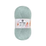 Kartopu Angora Natural El Örgü İpliği – %20 yün, %80 premium akrilik karışımı ile şık ve dayanıklı örgü projeleri için ideal. Tığ ve şişle rahatça kullanılabilir, çeşitli renk seçenekleri ile çeyizlik yelek, şal ve aksesuarlar için mükemmel bir tercih.