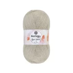 Kartopu Angora Natural El Örgü İpliği – %20 yün, %80 premium akrilik karışımı ile şık ve dayanıklı örgü projeleri için ideal. Tığ ve şişle rahatça kullanılabilir, çeşitli renk seçenekleri ile çeyizlik yelek, şal ve aksesuarlar için mükemmel bir tercih.