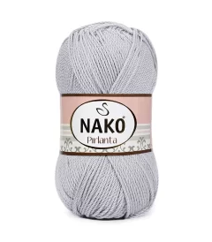 Nako Pırlanta ile örülen her detay, tüylenmez yapısı ve zarif dokusuyla öne çıkar. Şıklığı ve hafifliğiyle örgü projelerinize benzersiz bir dokunuş katın. Moda ve konforun bir araya geldiği Nako Pırlanta ile örgü dünyasına özel bir parıltı ekleyin!
