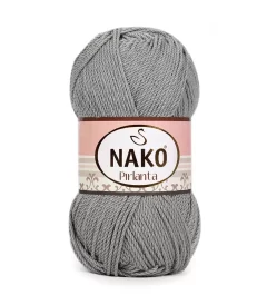 Nako Pırlanta ile örülen her detay, tüylenmez yapısı ve zarif dokusuyla öne çıkar. Şıklığı ve hafifliğiyle örgü projelerinize benzersiz bir dokunuş katın. Moda ve konforun bir araya geldiği Nako Pırlanta ile örgü dünyasına özel bir parıltı ekleyin!