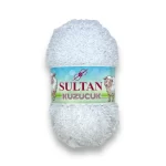 Sultan Kuzucuk Anakuzusu İpi ile örülen projeler, sıcak renkleri ve yumuşak dokusuyla dikkat çekiyor. El yapımı çantalar ve sevimli amigurumi oyuncaklar için ideal bir tercih!