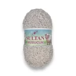 Sultan Kuzucuk Anakuzusu İpi ile örülen projeler, sıcak renkleri ve yumuşak dokusuyla dikkat çekiyor. El yapımı çantalar ve sevimli amigurumi oyuncaklar için ideal bir tercih!